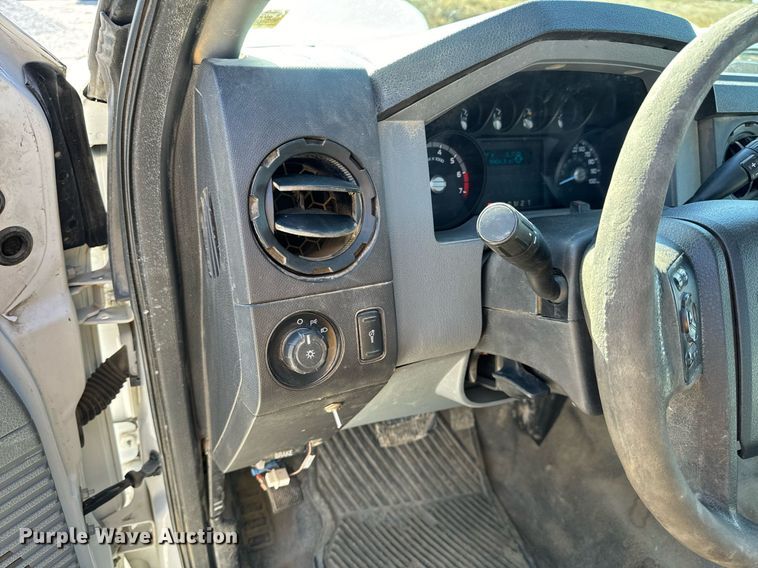 image for item NM9033 2011 Ford F350 Super Duty XL  utility bed pickup truck