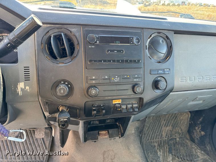 image for item NM9033 2011 Ford F350 Super Duty XL  utility bed pickup truck