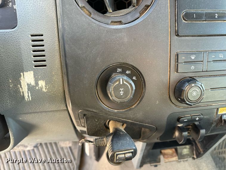 image for item NM9033 2011 Ford F350 Super Duty XL  utility bed pickup truck