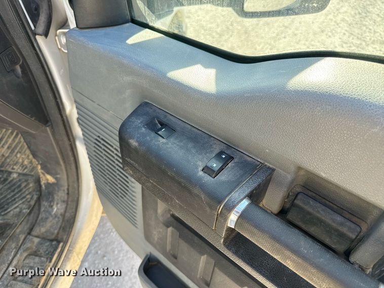 image for item NM9033 2011 Ford F350 Super Duty XL  utility bed pickup truck