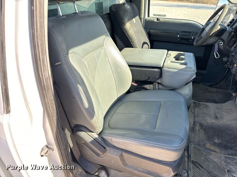 image for item NM9033 2011 Ford F350 Super Duty XL  utility bed pickup truck