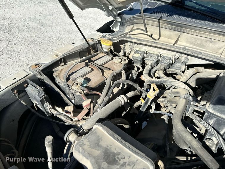 image for item NM9033 2011 Ford F350 Super Duty XL  utility bed pickup truck