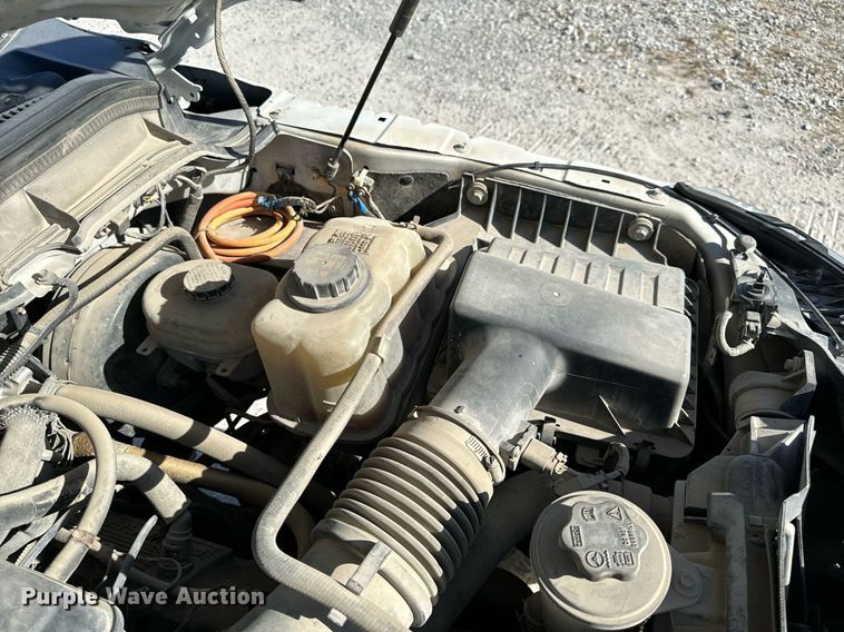 image for item NM9033 2011 Ford F350 Super Duty XL  utility bed pickup truck