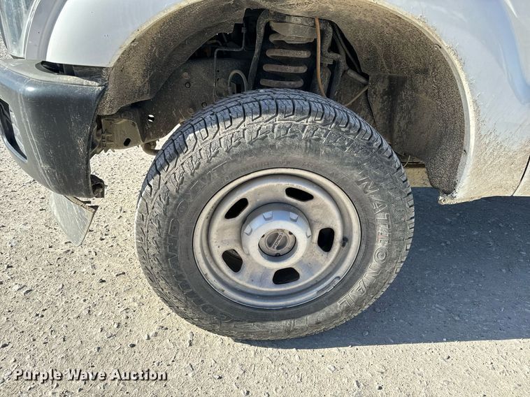 image for item NM9033 2011 Ford F350 Super Duty XL  utility bed pickup truck