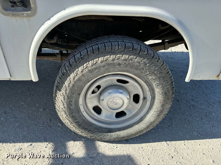 image for item NM9033 2011 Ford F350 Super Duty XL  utility bed pickup truck