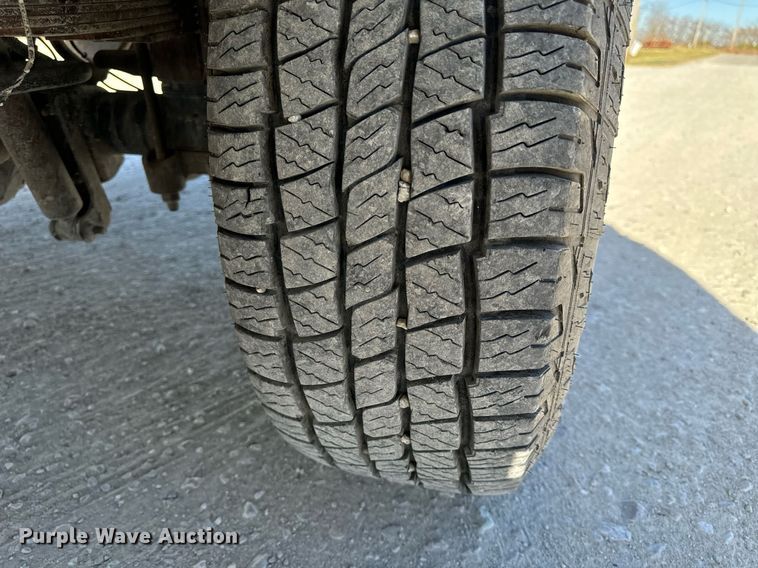 image for item NM9033 2011 Ford F350 Super Duty XL  utility bed pickup truck