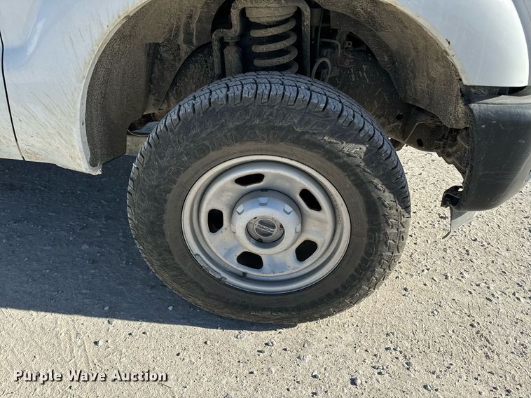 image for item NM9033 2011 Ford F350 Super Duty XL  utility bed pickup truck