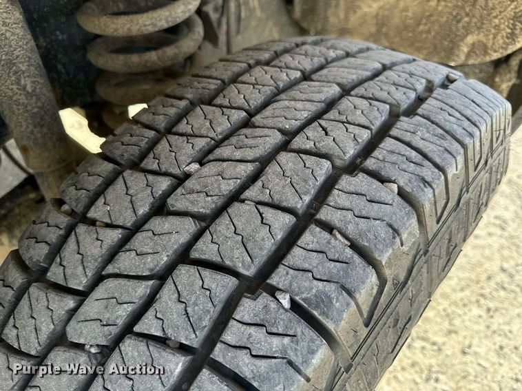 image for item NM9033 2011 Ford F350 Super Duty XL  utility bed pickup truck