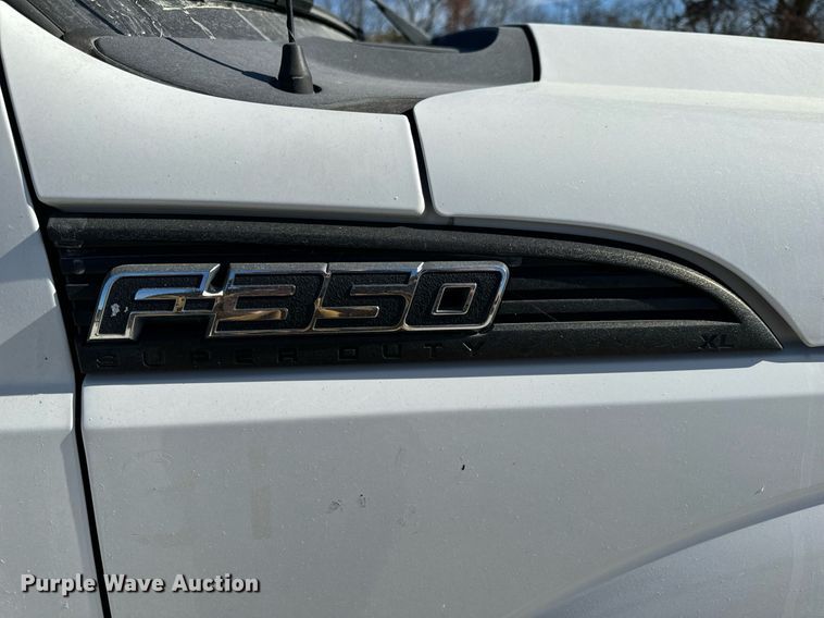 image for item NM9033 2011 Ford F350 Super Duty XL  utility bed pickup truck