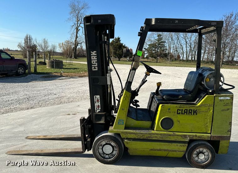 image for item NM9048 Clark GCS25I  forklift