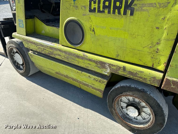 image for item NM9048 Clark GCS25I  forklift