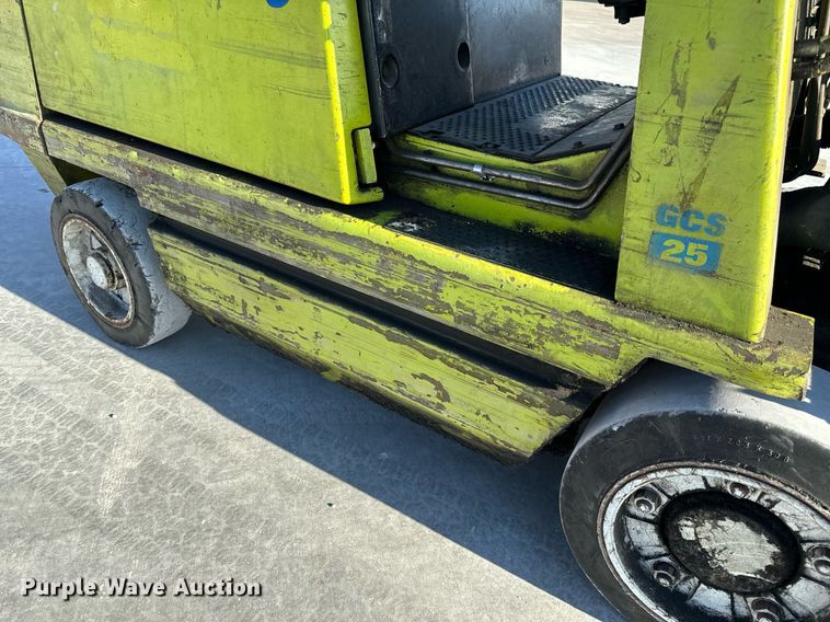 image for item NM9048 Clark GCS25I  forklift