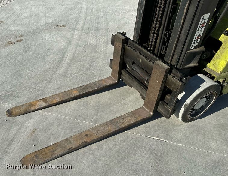 image for item NM9048 Clark GCS25I  forklift