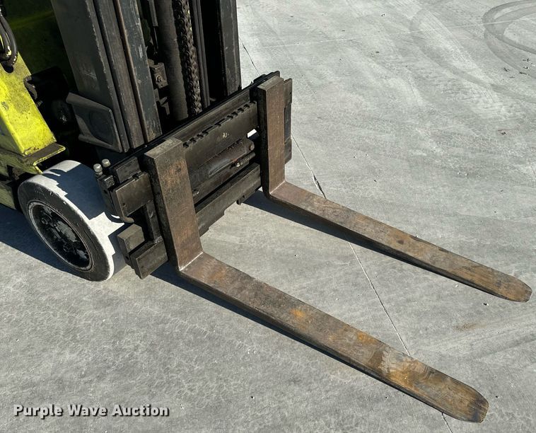 image for item NM9048 Clark GCS25I  forklift