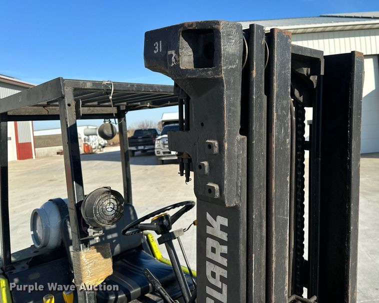 image for item NM9048 Clark GCS25I  forklift