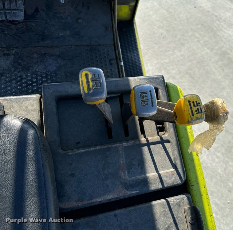 image for item NM9048 Clark GCS25I  forklift