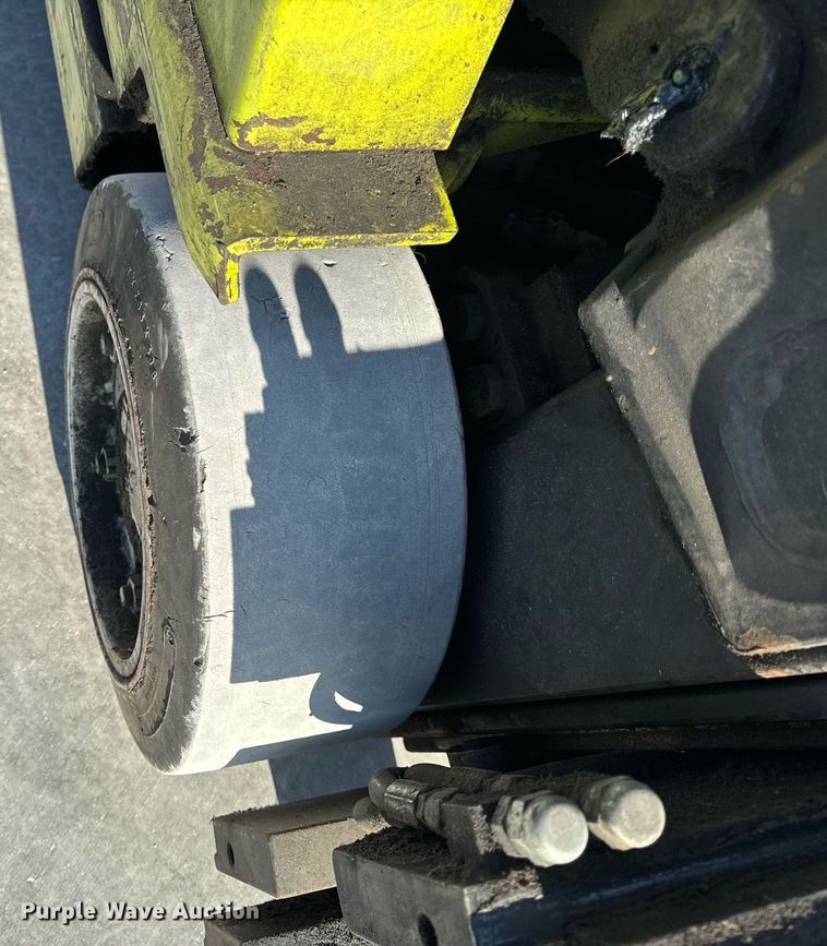 image for item NM9048 Clark GCS25I  forklift