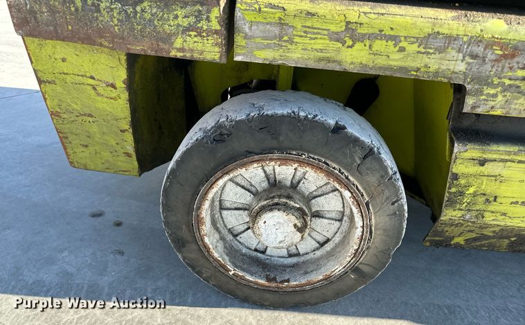 image for item NM9048 Clark GCS25I  forklift