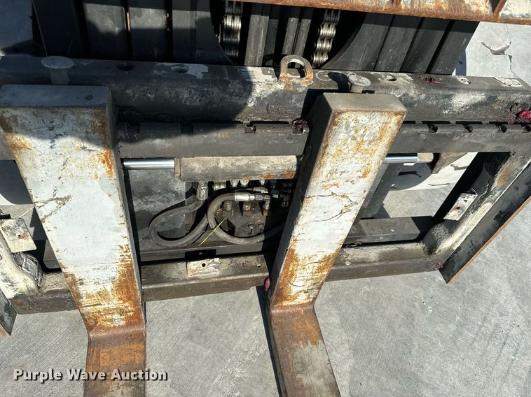 image for item NM9049 2002 Toyota 7FGKU40  forklift