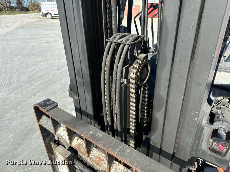 image for item NM9049 2002 Toyota 7FGKU40  forklift