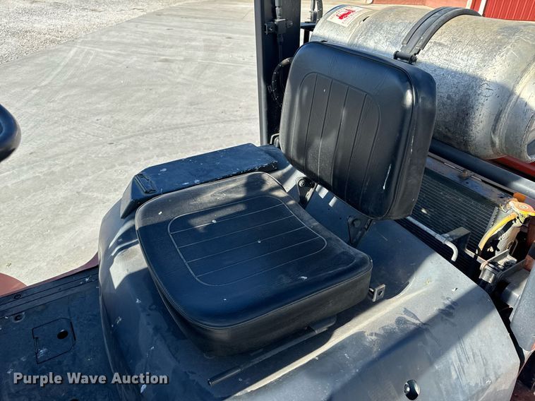 image for item NM9049 2002 Toyota 7FGKU40  forklift