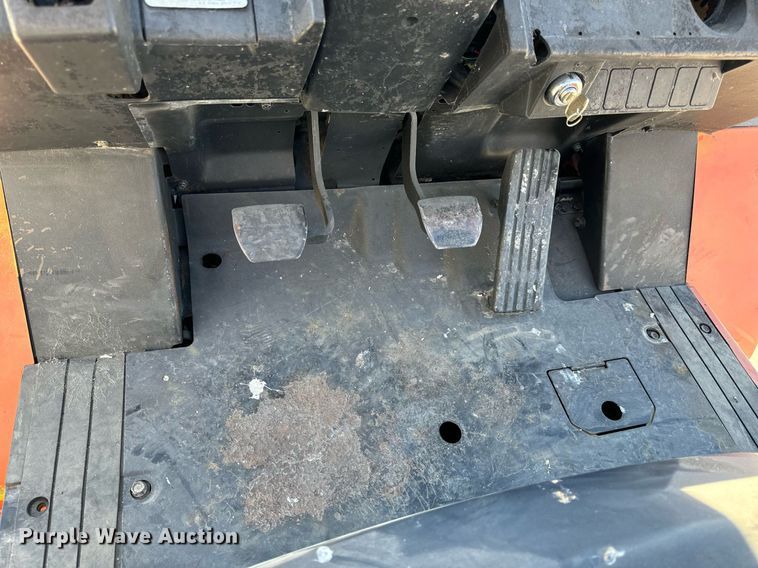 image for item NM9049 2002 Toyota 7FGKU40  forklift