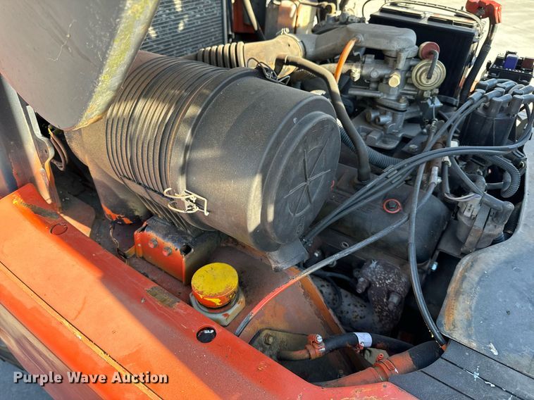 image for item NM9049 2002 Toyota 7FGKU40  forklift