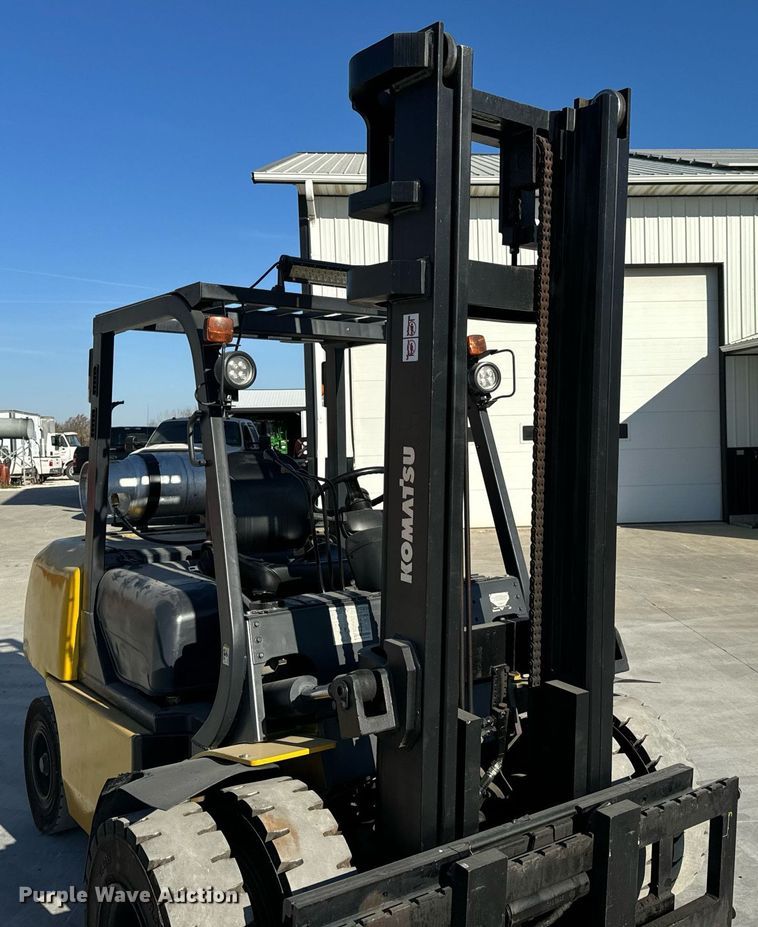 image for item NM9050 Komatsu FG45T-8  forklift