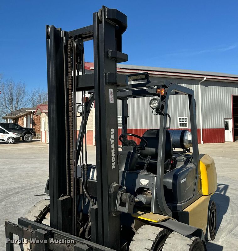 image for item NM9050 Komatsu FG45T-8  forklift