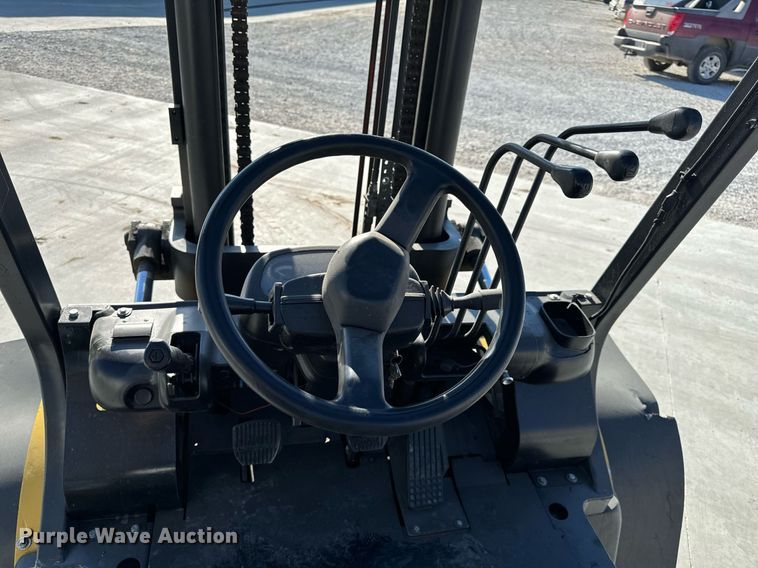 image for item NM9050 Komatsu FG45T-8  forklift