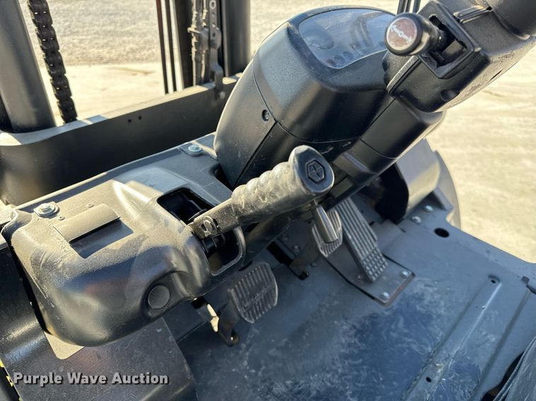 image for item NM9050 Komatsu FG45T-8  forklift