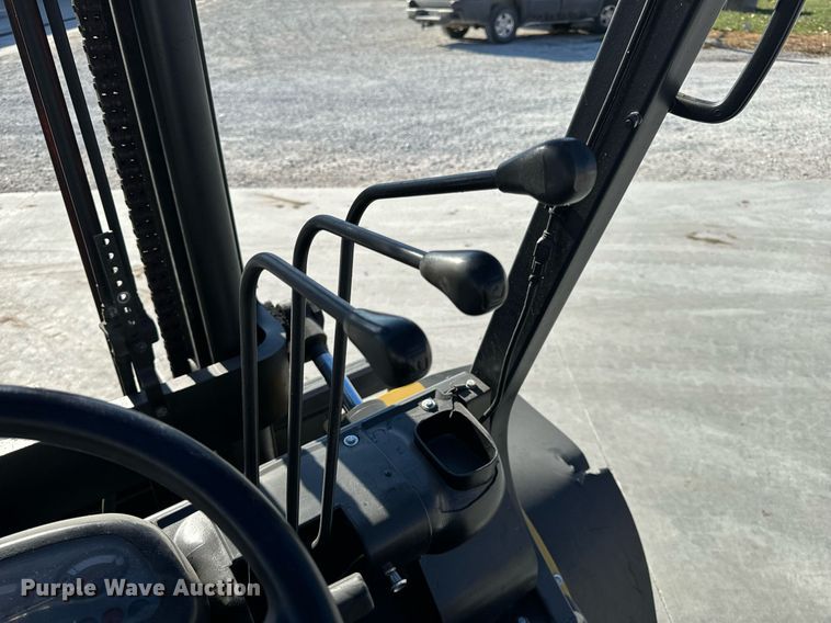 image for item NM9050 Komatsu FG45T-8  forklift