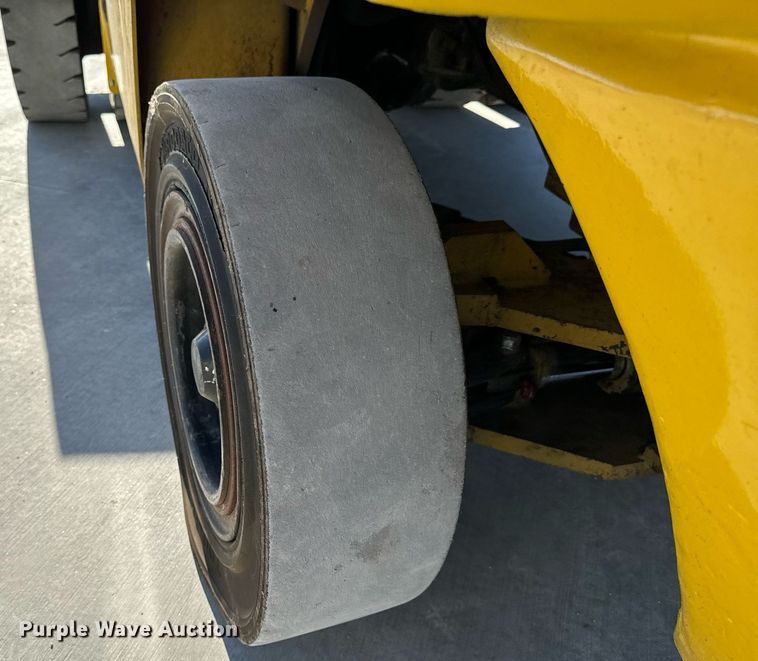 image for item NM9050 Komatsu FG45T-8  forklift