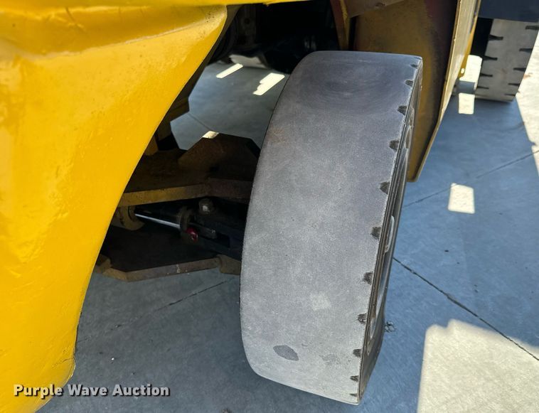 image for item NM9050 Komatsu FG45T-8  forklift