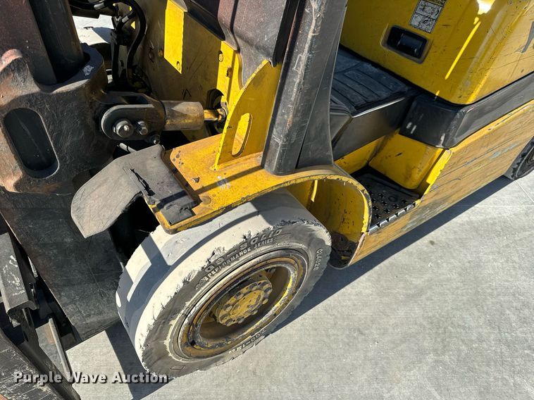 image for item NM9052 Yale GLP050VXEVSE084  forklift