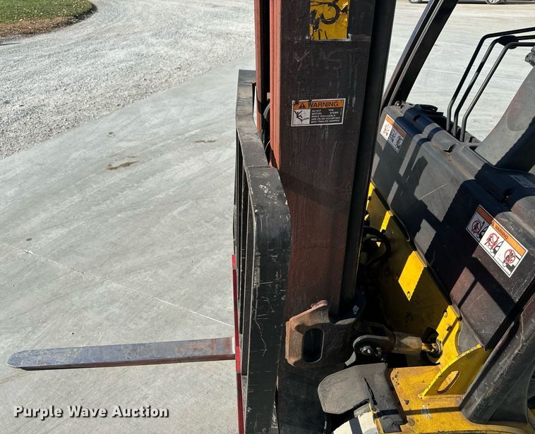 image for item NM9052 Yale GLP050VXEVSE084  forklift