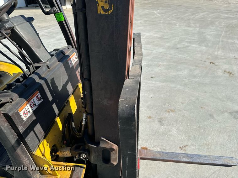 image for item NM9052 Yale GLP050VXEVSE084  forklift