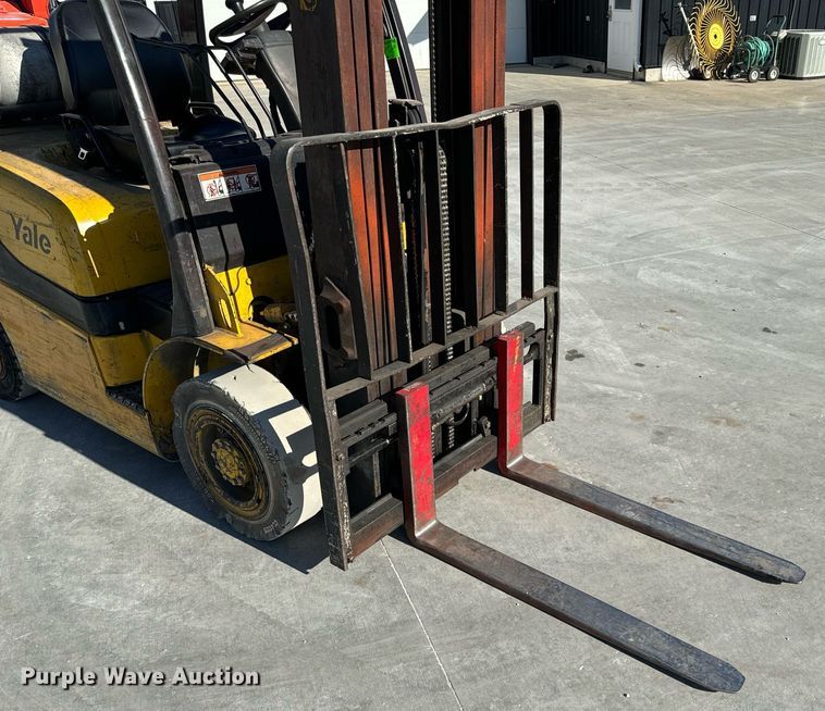 image for item NM9052 Yale GLP050VXEVSE084  forklift