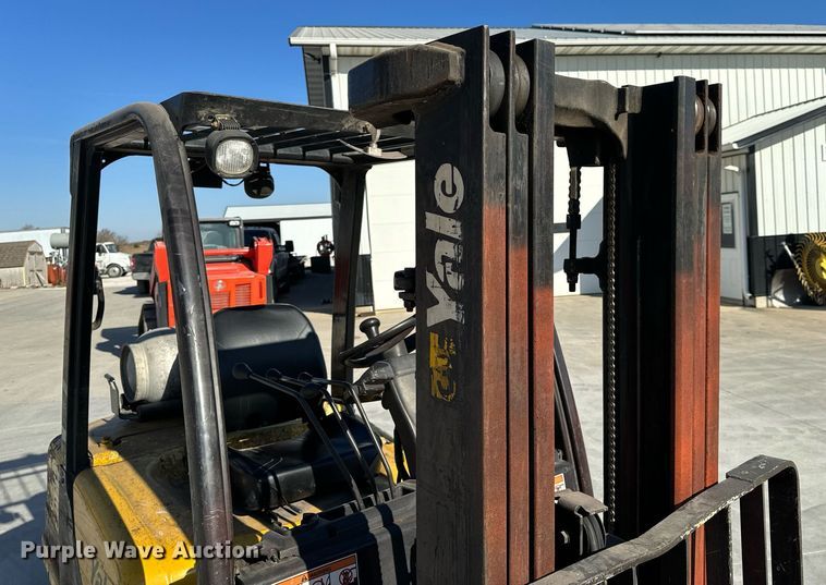 image for item NM9052 Yale GLP050VXEVSE084  forklift