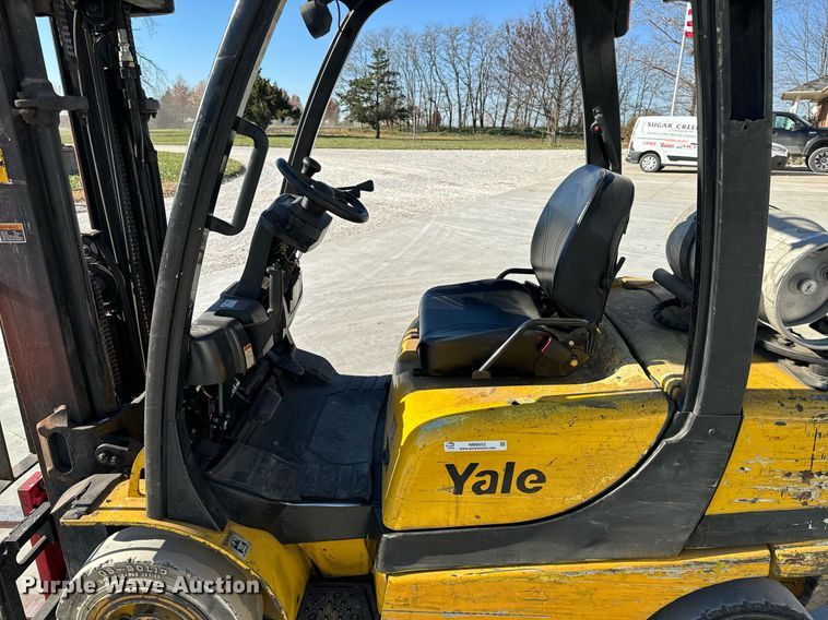 image for item NM9052 Yale GLP050VXEVSE084  forklift