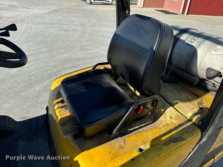 image for item NM9052 Yale GLP050VXEVSE084  forklift