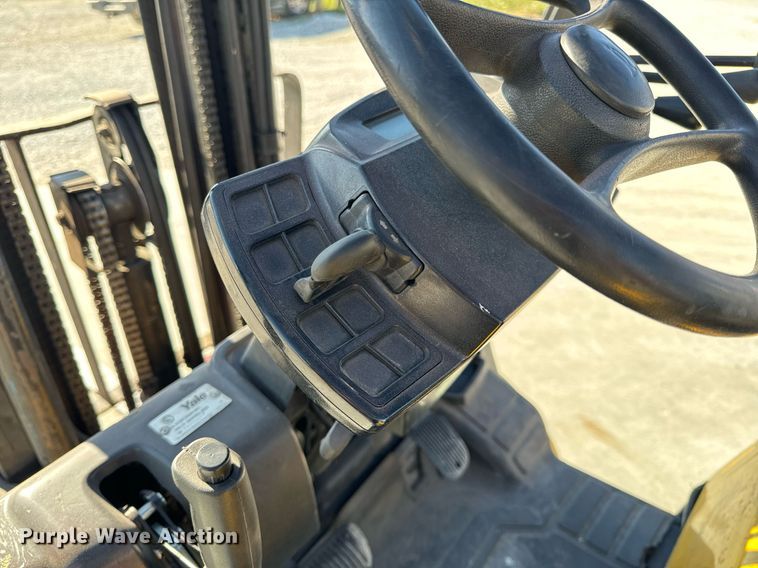 image for item NM9052 Yale GLP050VXEVSE084  forklift