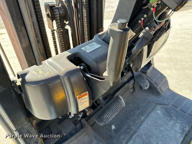 image for item NM9052 Yale GLP050VXEVSE084  forklift