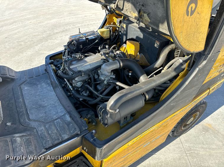 image for item NM9052 Yale GLP050VXEVSE084  forklift