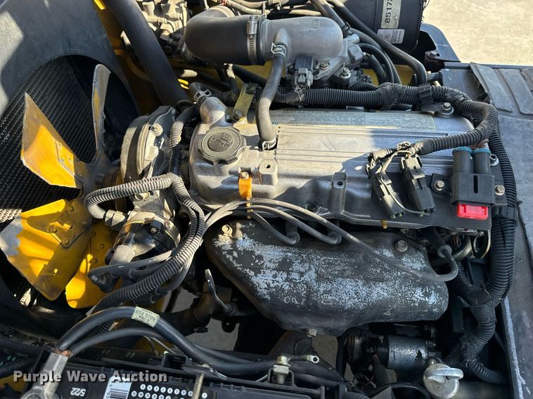 image for item NM9052 Yale GLP050VXEVSE084  forklift