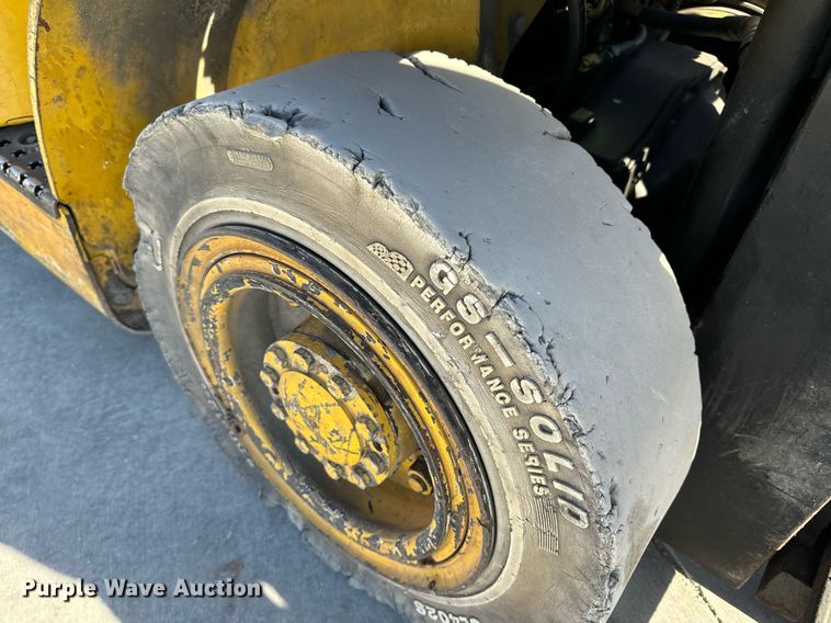 image for item NM9052 Yale GLP050VXEVSE084  forklift