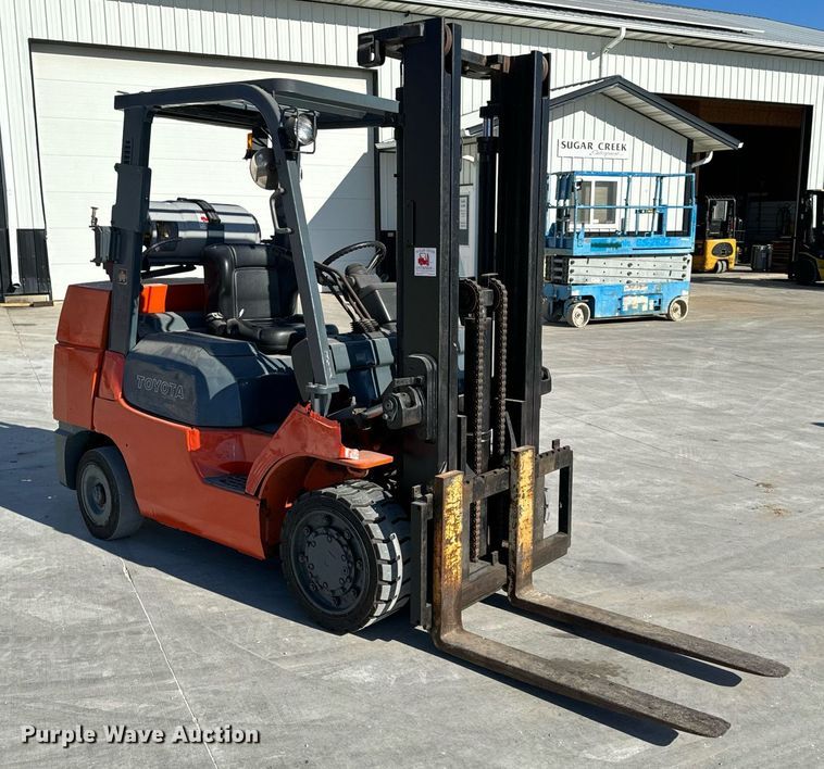 image for item NM9053 Toyota 7FGCU35  forklift