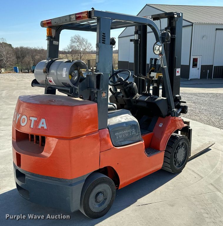 image for item NM9053 Toyota 7FGCU35  forklift