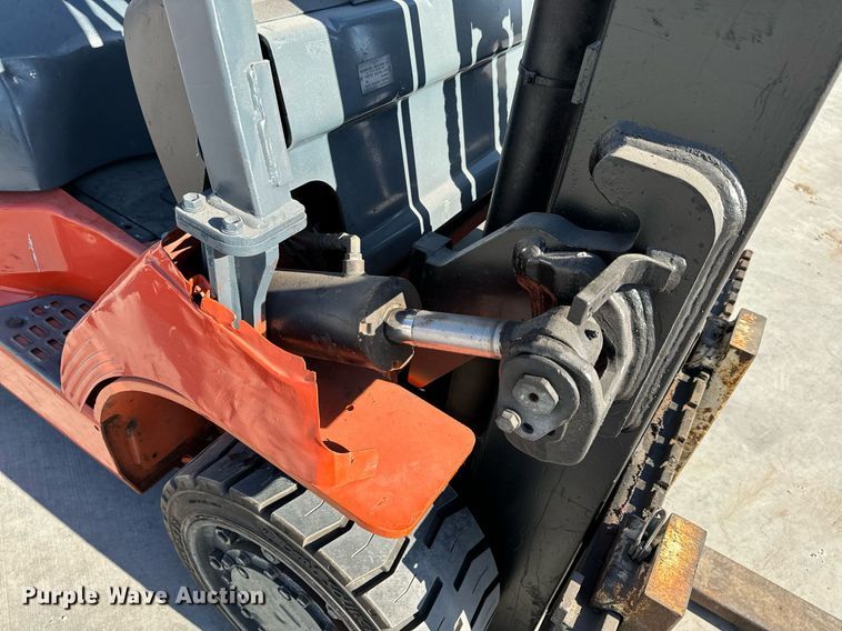 image for item NM9053 Toyota 7FGCU35  forklift