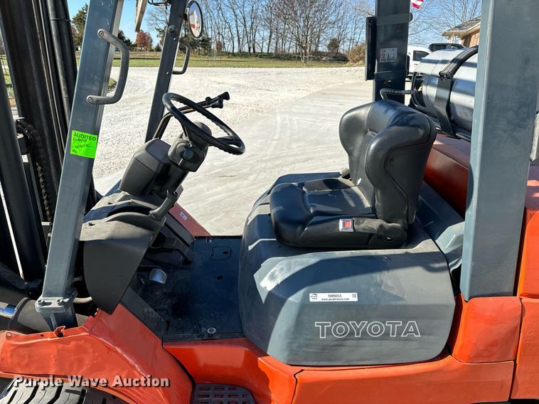 image for item NM9053 Toyota 7FGCU35  forklift